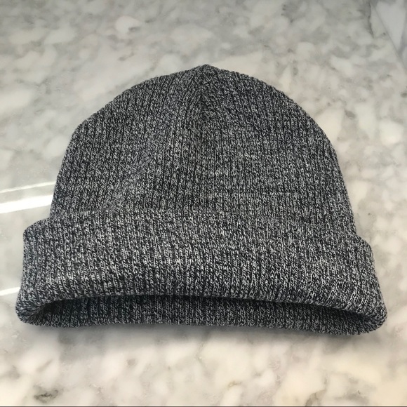 Forever 21 Accessories - Forever 21 Salt & Pepper Beanie Toque